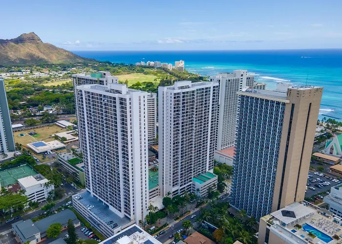 Cozy Waikiki Getaway, Stroll To Beach With Free Parking
