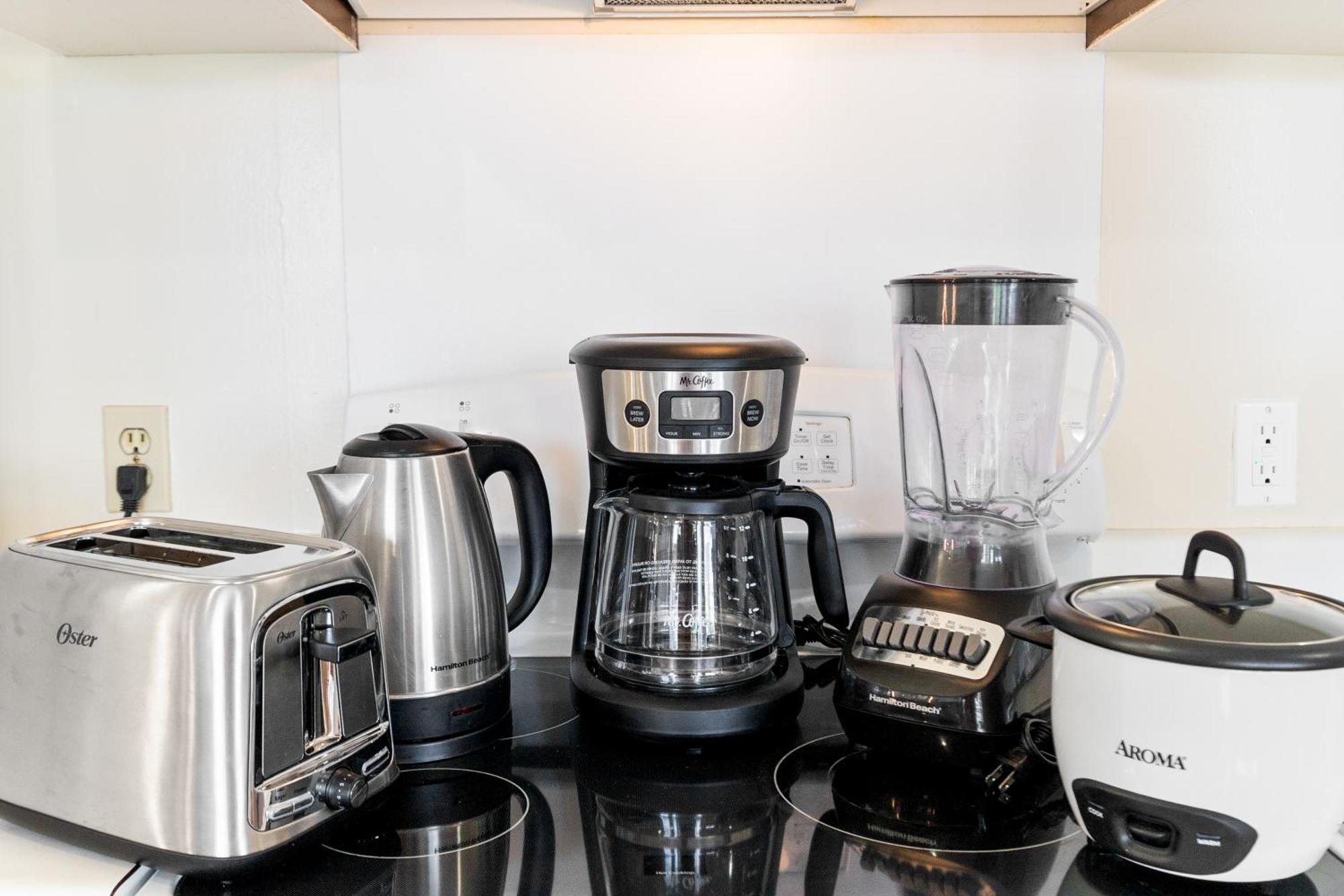 Cozy Waikiki Getaway, Stroll To With Free Parking Appartement